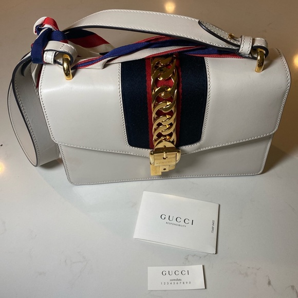 AUTHENTIC GUCCI SYLVIE LEATHER MINI CHAIN BAG - Picture 3 of 3